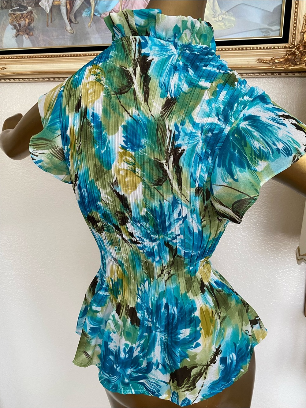 Allison Taylor Floral Ruched Vintage Sleeveless Top - Picture 4 of 10
